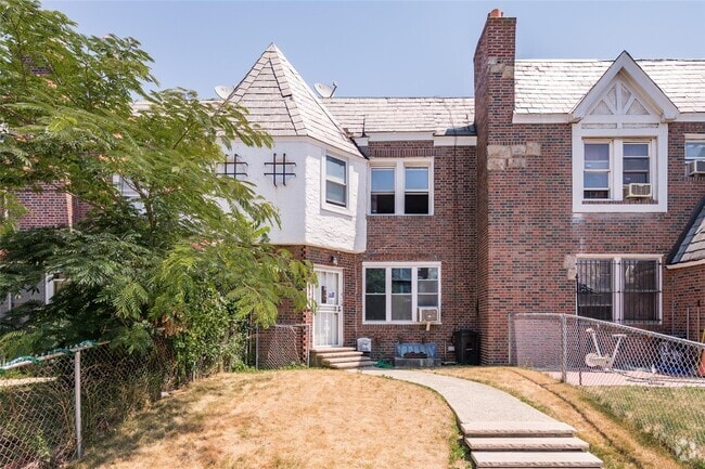 Building Photo - 120-25 178th St Unit 2nd Fl Rental