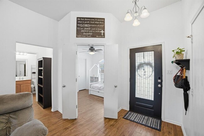 Photo - 411 Copper Ln