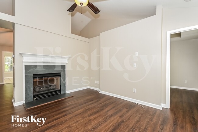 2033 Greenhill Pass