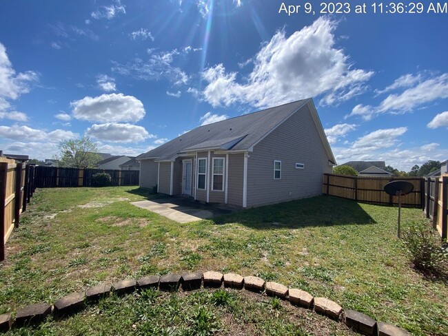 Photo - 2126 Queen Elizabeth Ln