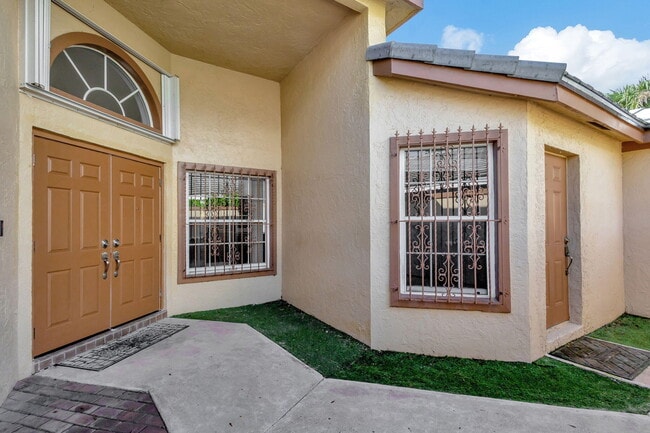 Photo - 129 Harbor Lake Cir