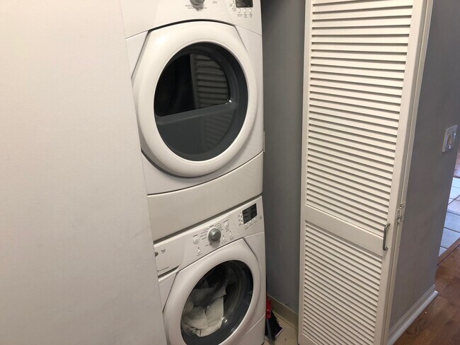 Photo - 635 N Dearborn St Unidad 1203