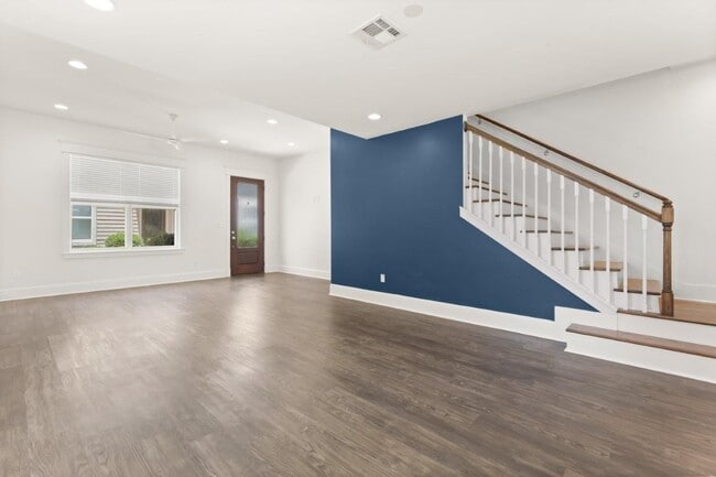 Photo - 515 Division St