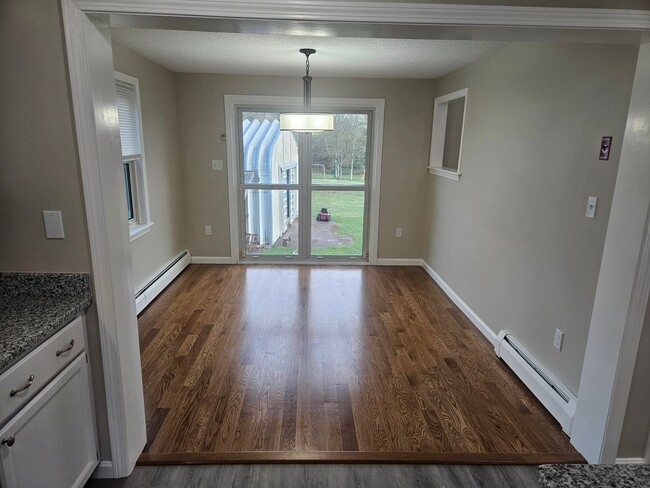 Photo - 264 Richards Ave