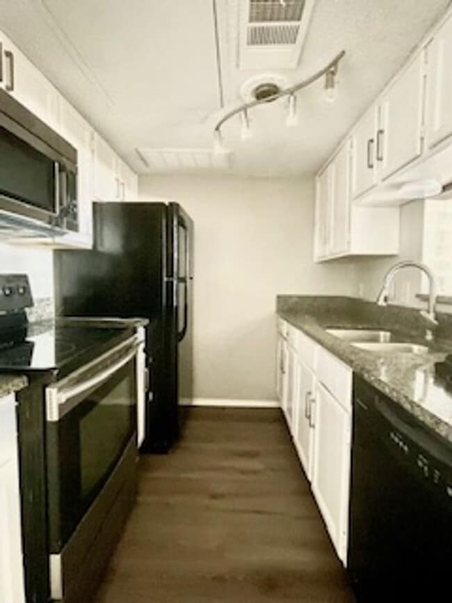 Photo - Updated 2 Bed, 3 Bath Condo in Prime North...