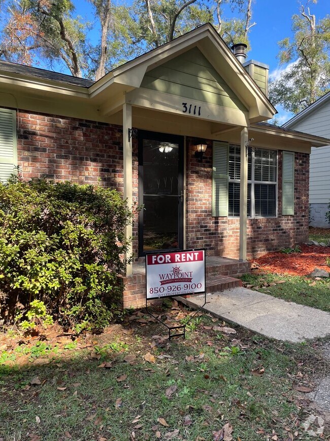 Building Photo - Tallahassee Duplex Move In Ready! Rental