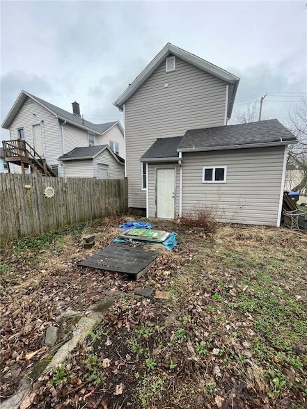 Building Photo - 139 N Water Ave Unit 2