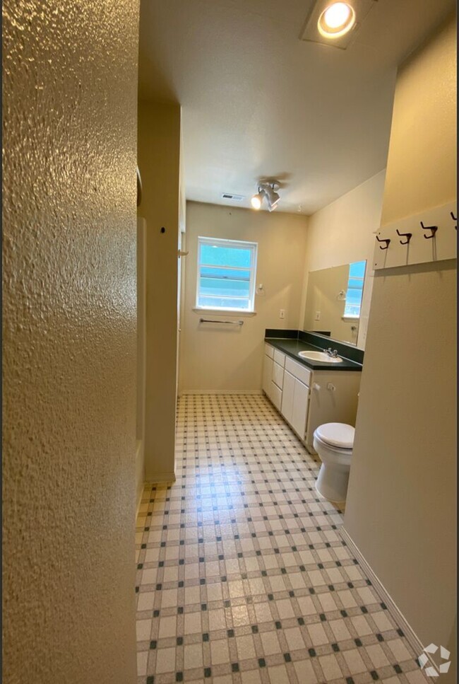 Building Photo - M_09th0151-171 Unit 171 Rental