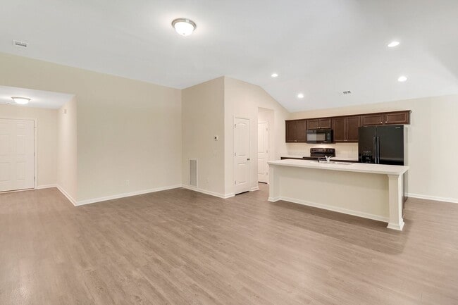 Photo - 527 Cade Ave