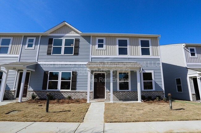 Photo - 230 Winston Ln