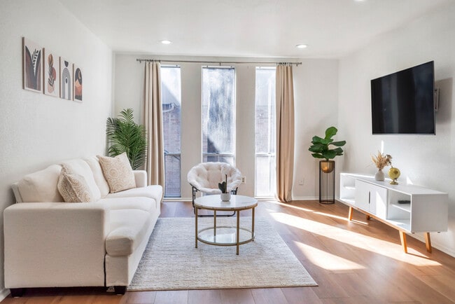 Bright and Spacious 1-Bedroom Condo in an ... - Bright and Spacious 1-Bedroom Condo in an ...