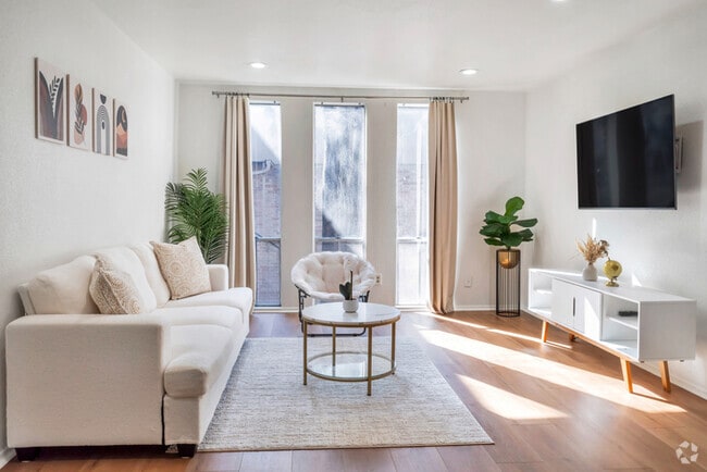 Building Photo - Bright and Spacious 1-Bedroom Condo in an ...