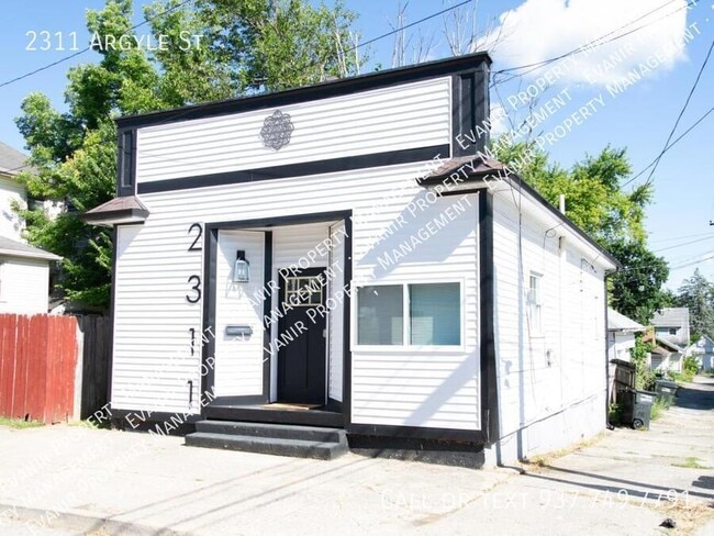 Photo - 2311 Argyle St