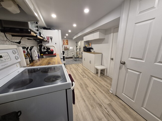 Building Photo - Jennifer Walker - Tenant Placement - Woodbine Unit Bsmt