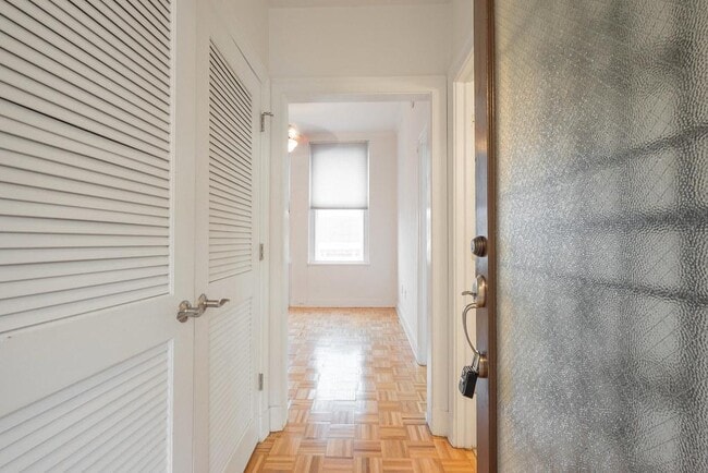 Photo - 212 E Clay St