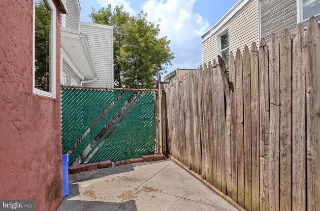 Photo - 2228 Taggert St