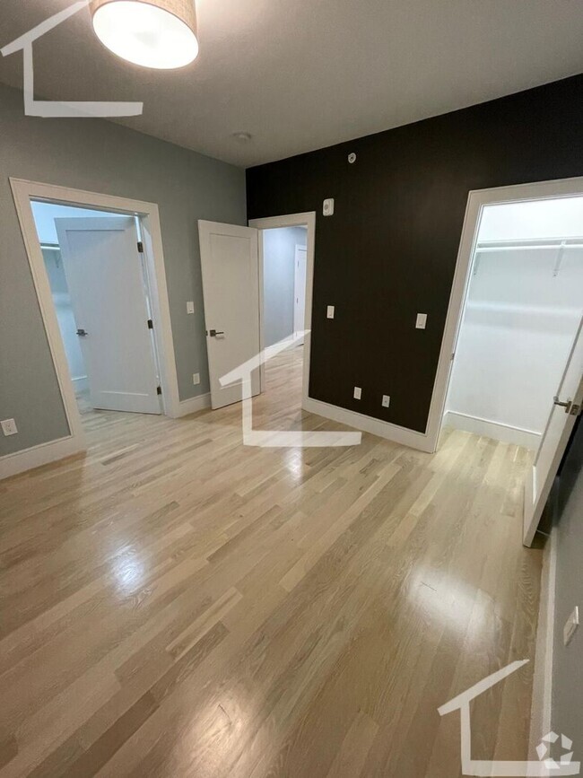 Building Photo - Top-notch and unique Brookline... Rental