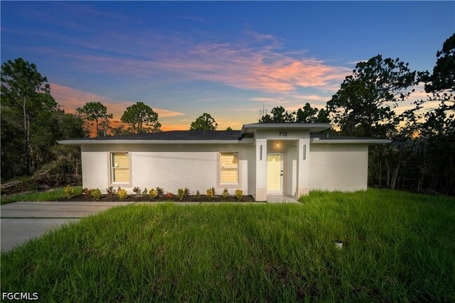 Building Photo - 4604 Queen Ave N