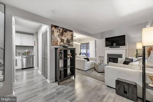 Building Photo - 7314 Split Rail Ln