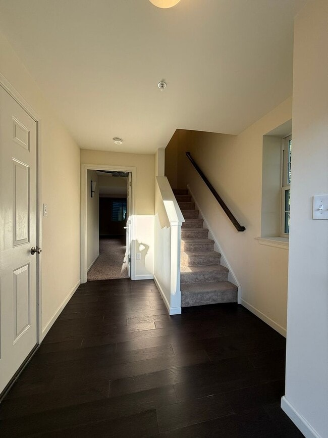 Photo - 136 Kestrel Ln