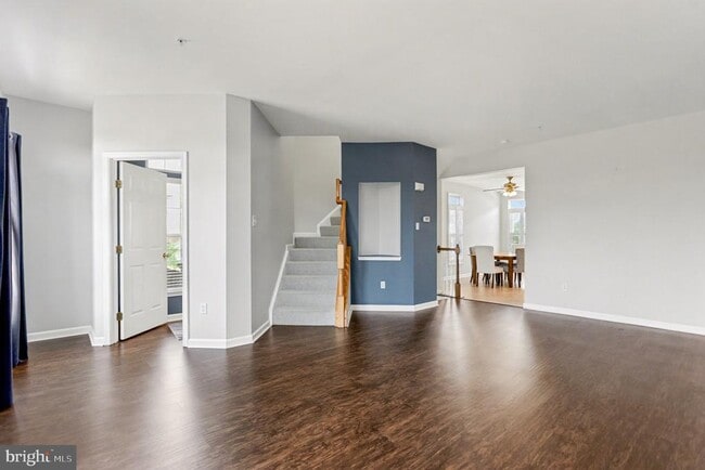 Photo - 5034 Strawbridge Terrace