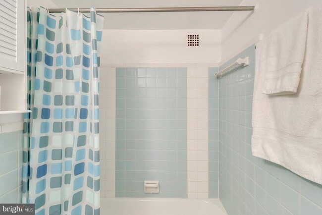 Photo - 2710 Macomb St NW Unit 303