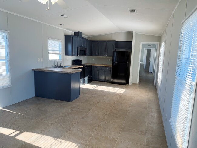 Photo - 110 N Michigan St