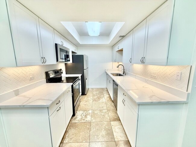 Photo - 8546 E Bellview St