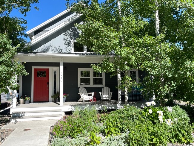 Welcome to Bozeman! Three blocks from Main St. - 320 N Bozeman Ave House Unit A