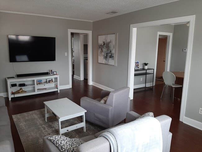 Photo - 105 S Orchard St