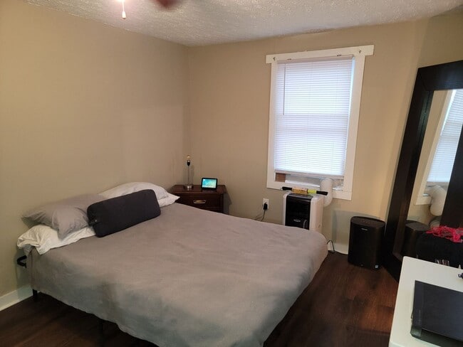 Photo - 3 bed, 1 bath single family home