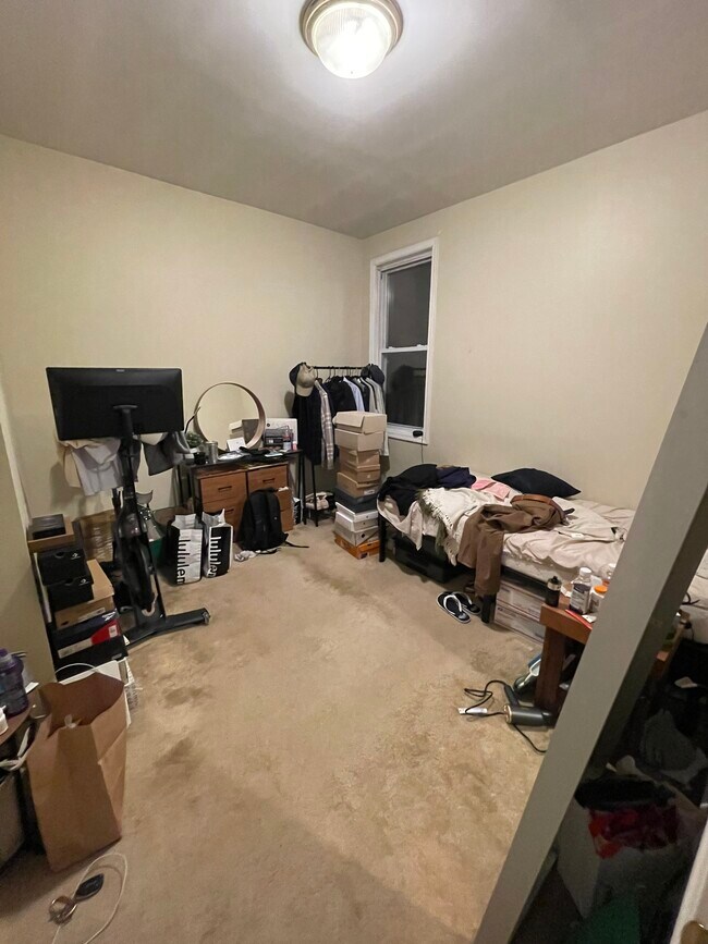 Photo - 1388 E St NE