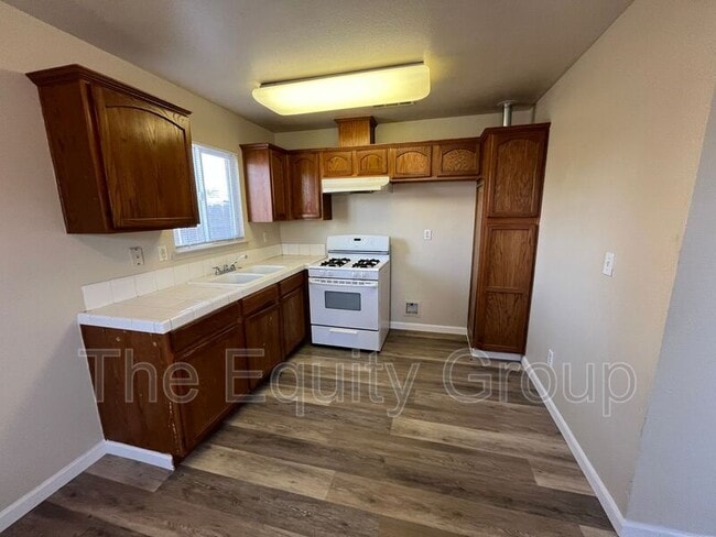 Photo - 198 S B St Unit #3