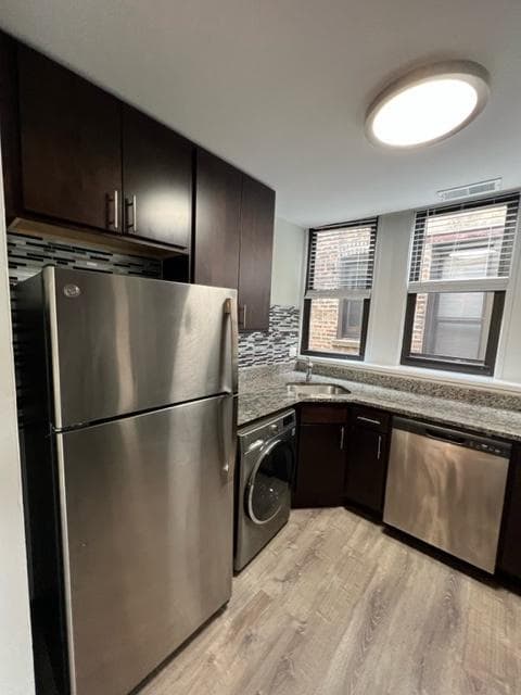 Photo - 3 bedroom in Chicago IL 60657