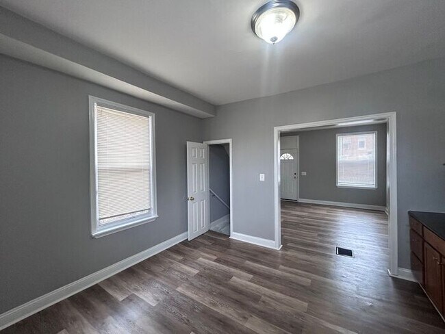 Photo - 1 Bedroom Plus Den HOUSE