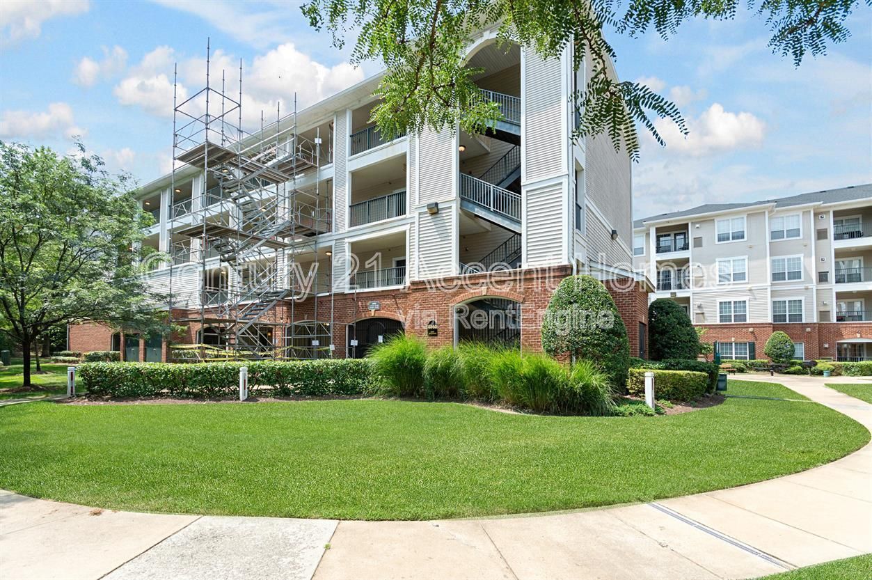 Photo - 4860 Eisenhower Ave Unidad 492 Rental