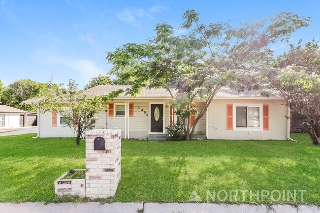 Photo - 3 BR/1BA | Newly Renovated Single Family Home |  Front and back yard| In Cleburne!