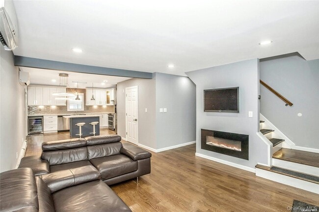 Photo - 865 Grand Blvd