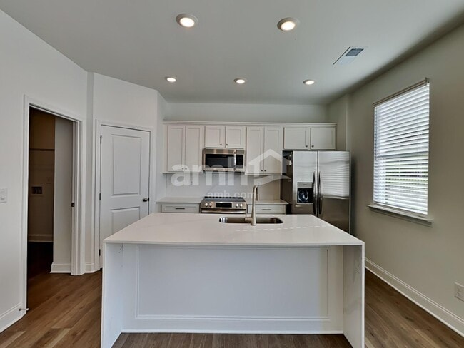 Photo - 1025 Highland Walk