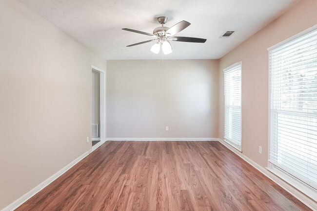 Photo - 99 Sleepy Hollow Trail