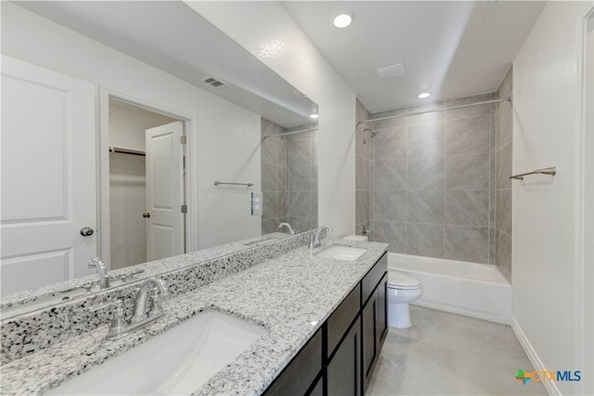 Building Photo - 526 Lost Trl