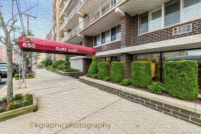 Building Photo - 650 Shore Rd Unit 2N 3rd flr