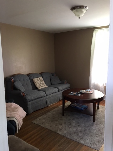 Photo - 17 Oak St