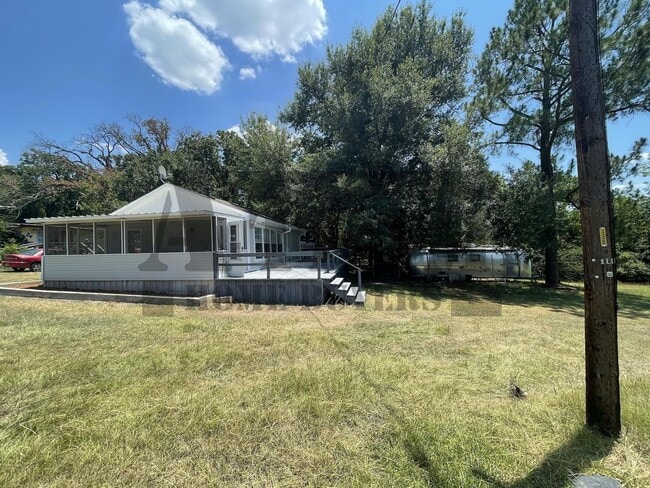 Building Photo - Cozy Lake View 2 Bed 1 Bath house for rent!