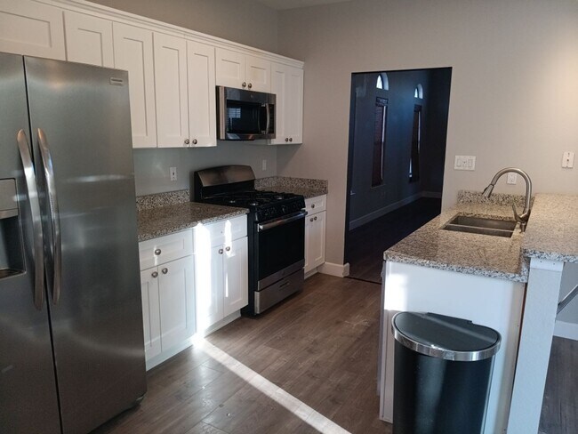 Photo - 3 Bedroom, 2 Bathroom Home! Schedule a Showing Today!