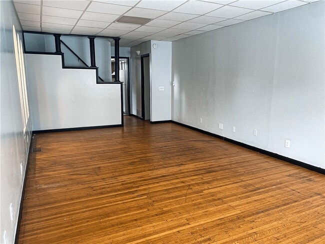 Photo - 1083 Dewey Ave