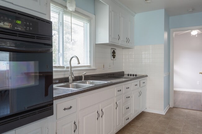 Photo - 409 Seabury Ave