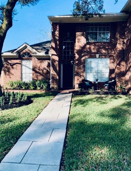 Photo - 5739 Henniker Dr