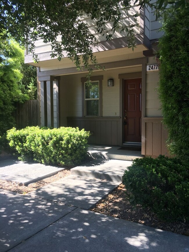 2477 San Miguel Ave