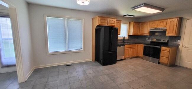 3015 Hedgerow Pass